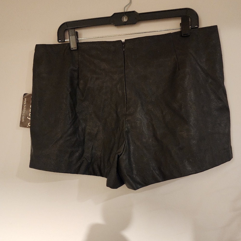 Bobby J Polyurethane Black Women's Shorts 13/14 NWT